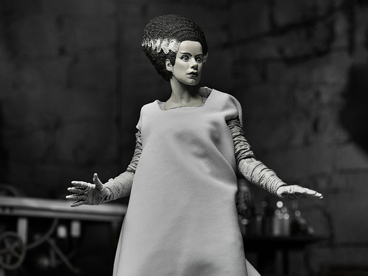 NECA Universal Monsters Ultimate Bride of Frankenstein (black and white)