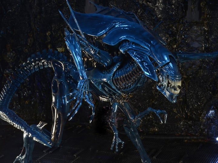 NECA Alien Queen ultra deluxe figure