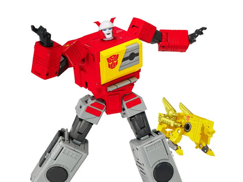 Takara Transformers Masterpiece MPG-25 Blaster (Broadcast) and Steeljaw